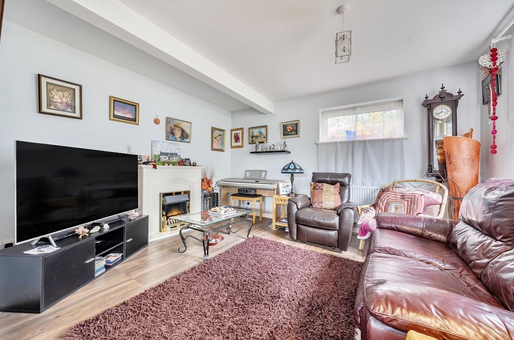 Property photo 2 of 17 1350400-9-68c1Aeb81B769.Jpg