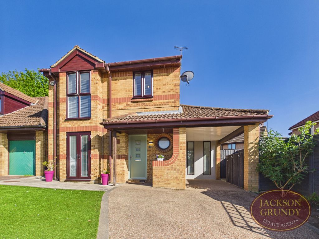 Property photo 1 of 20 The Lawns