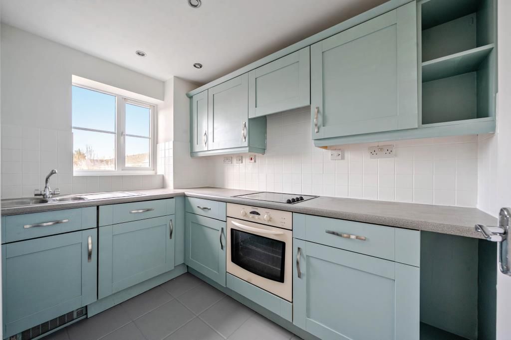 Property photo 2 of 14 Kitchen