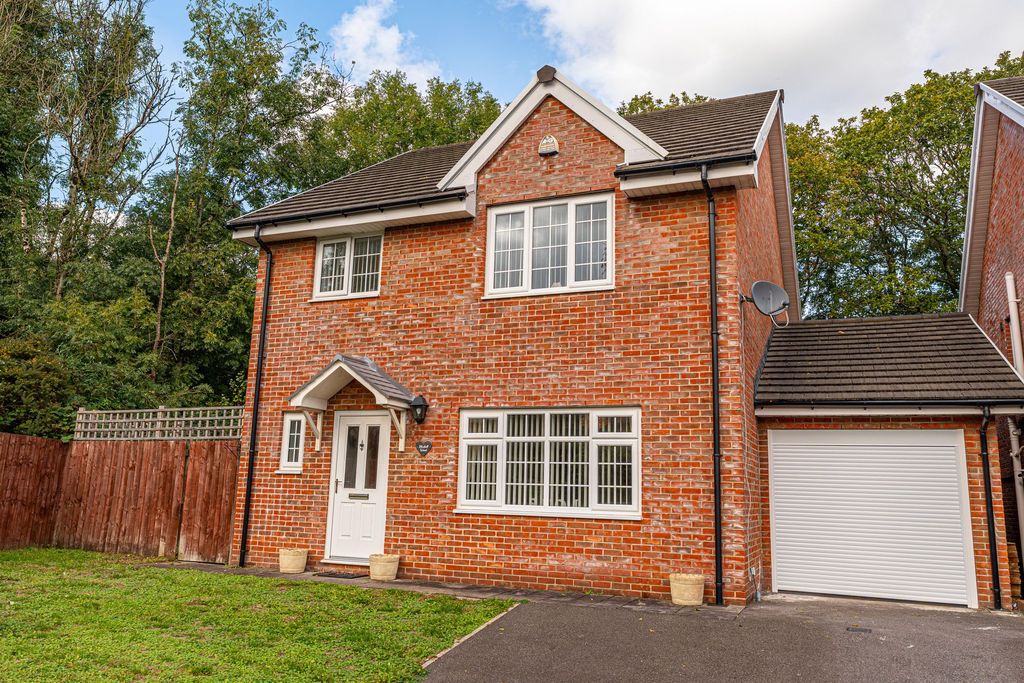 Property photo 1 of 43