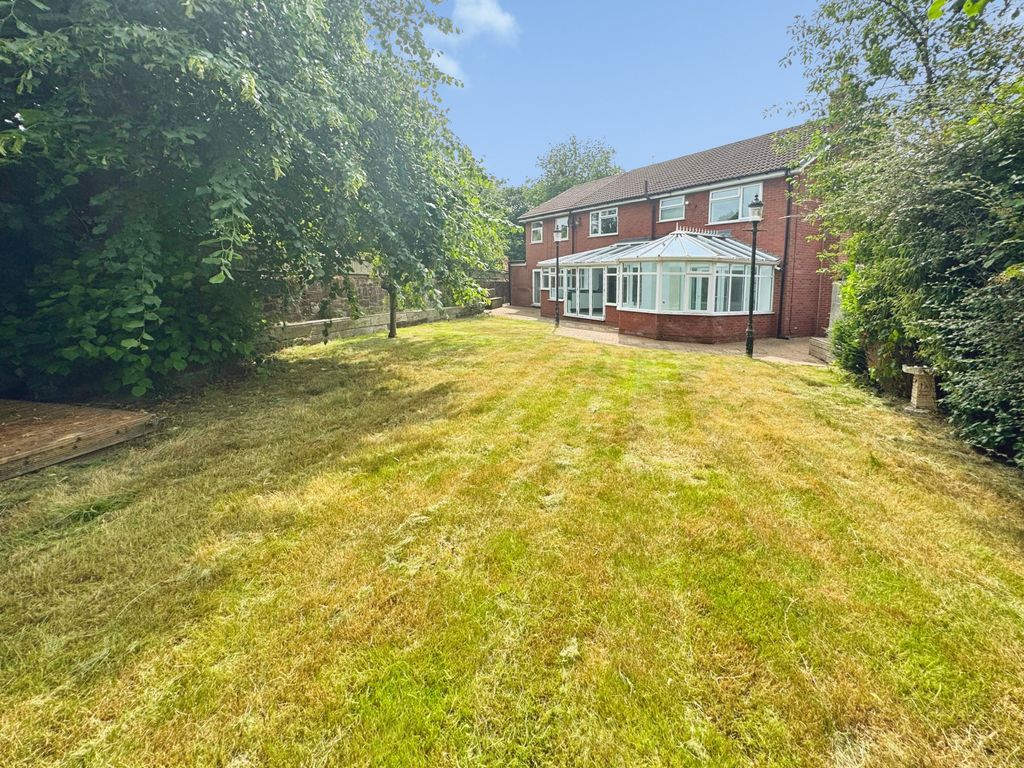Property photo 2 of 35