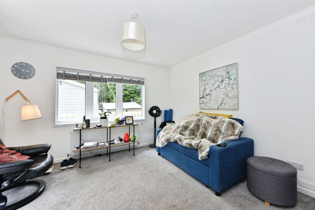 Property photo 2 of 40 Pbox-Img.Jpg