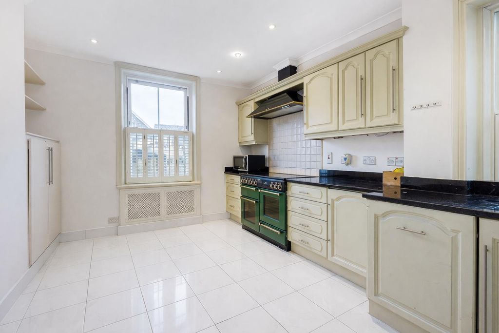 Property photo 2 of 6 14 Wellington Court 2 17.02 .Png