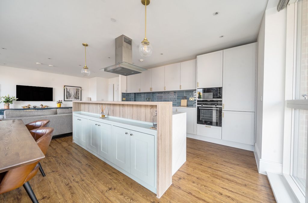 Property photo 2 of 13 1371482-31-68F79d...