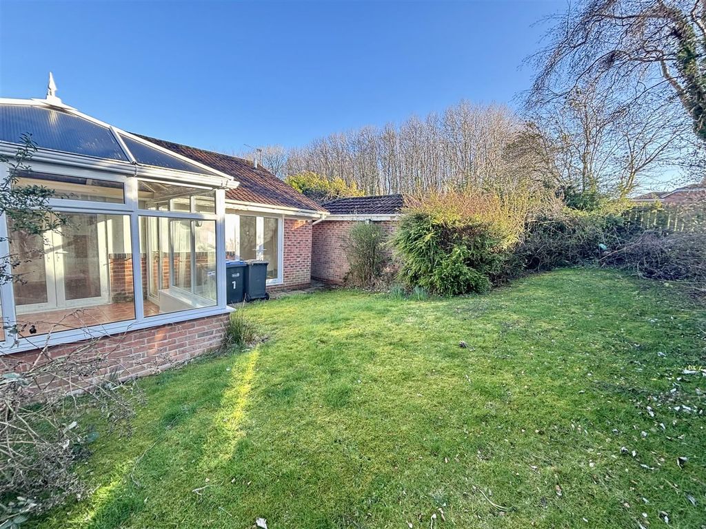 Property photo 2 of 12 External