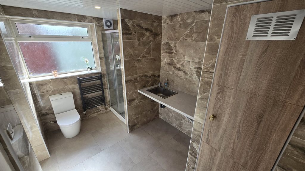 Property photo 3 of 18 Picture No. 14
