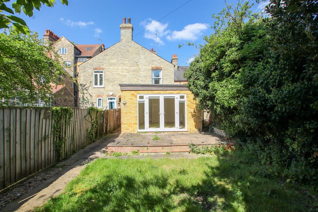 Additional image 21 of 6 bed town house to rentTenison Road, Cambridge CB1