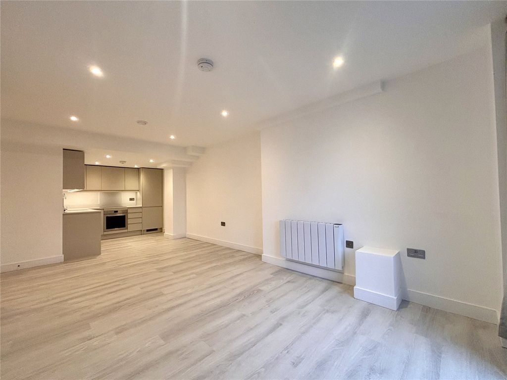 Property photo 3 of 25 Picture No. 22