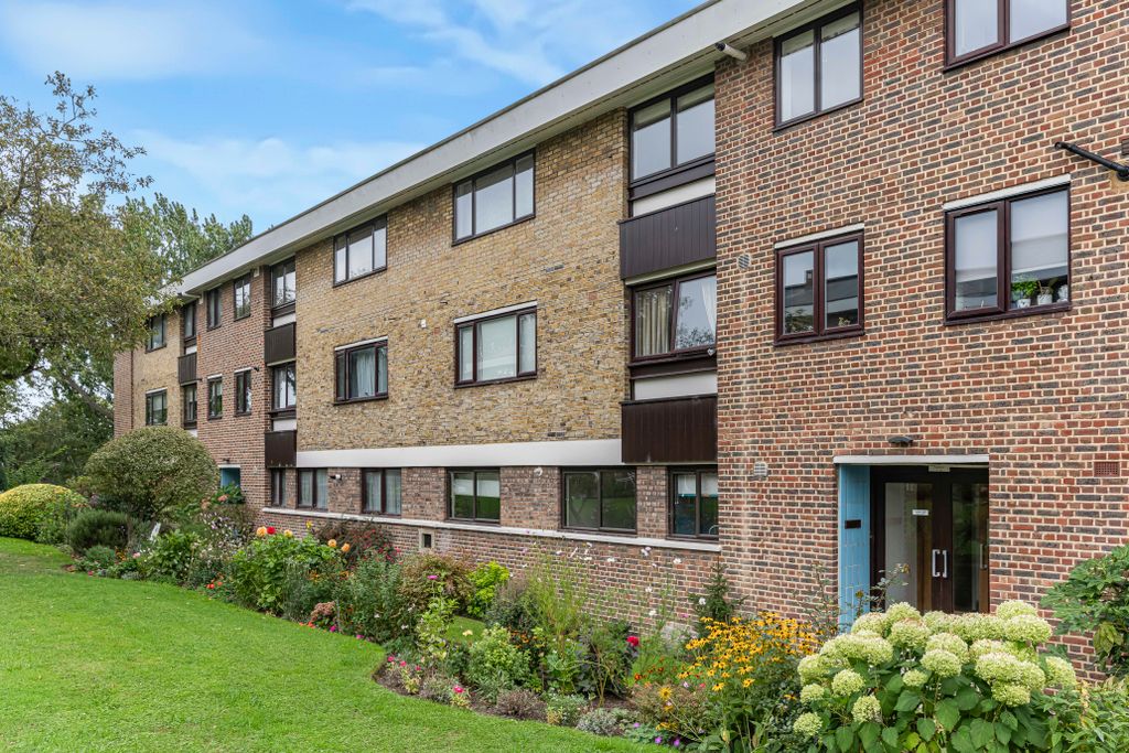 Property photo 1 of 16 Darwin Court (2)