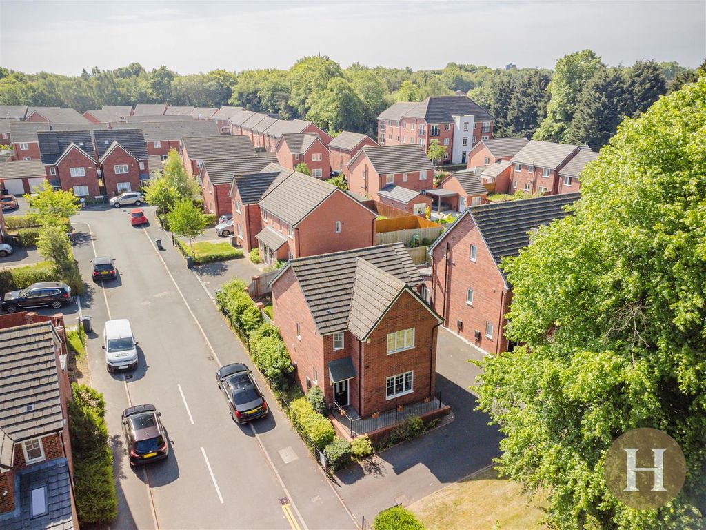 Property photo 3 of 30 Hadleigh Estate Agents-41.Jpg