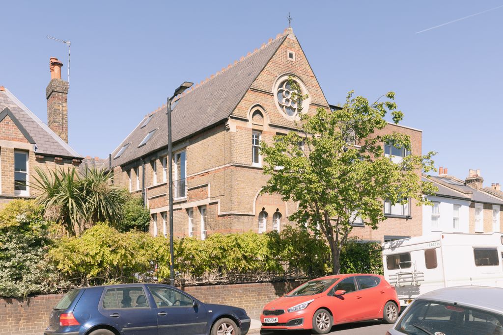 Property photo 3 of 48