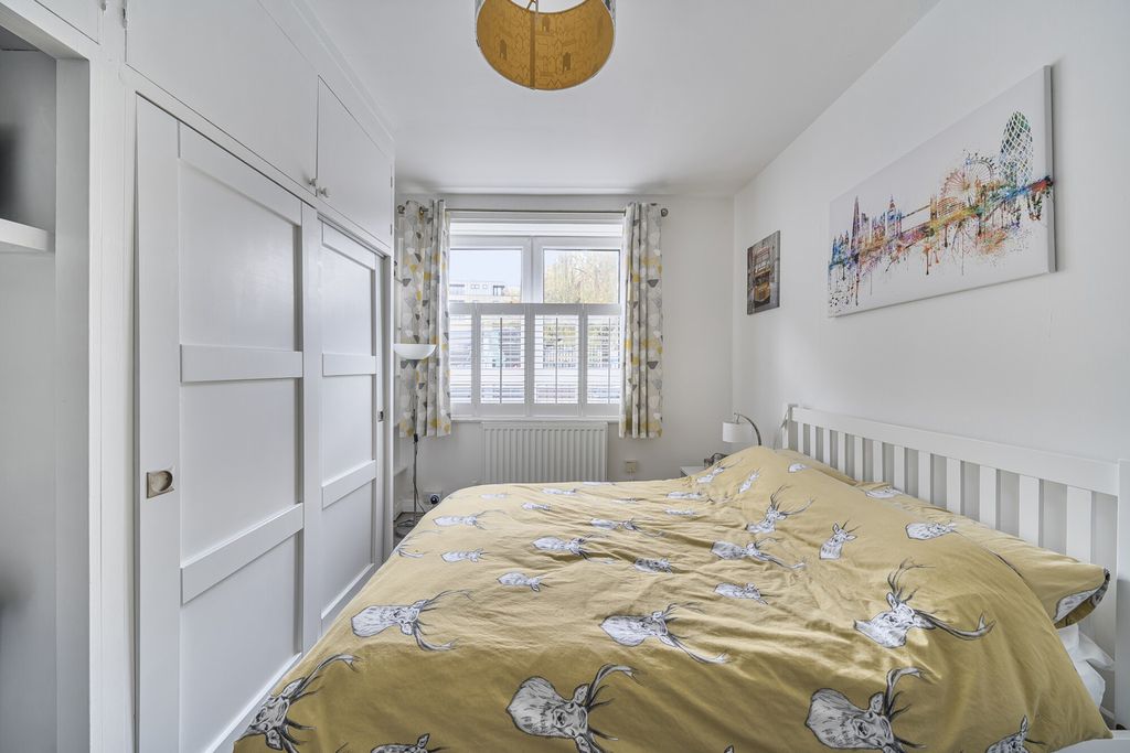 Property photo 2 of 13 Bedroom