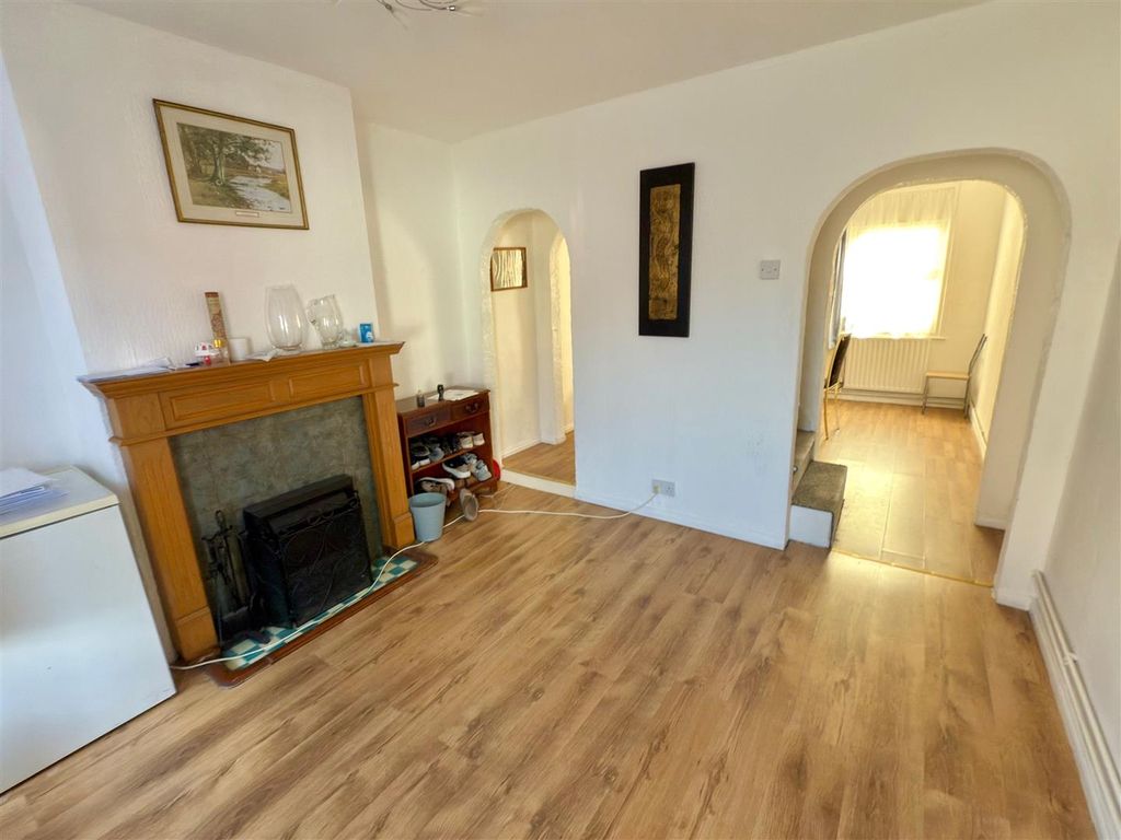 Property photo 2 of 10 Lounge.Jpg