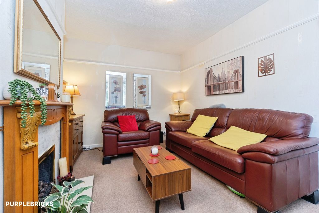 Property photo 2 of 31