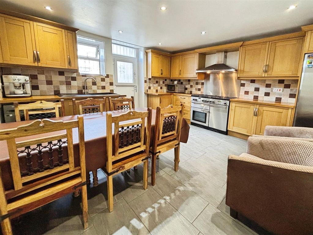 Property photo 2 of 19 Kitchen/Diner