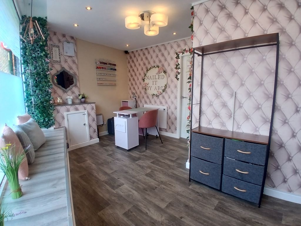 Property photo 2 of 9 Salon 1