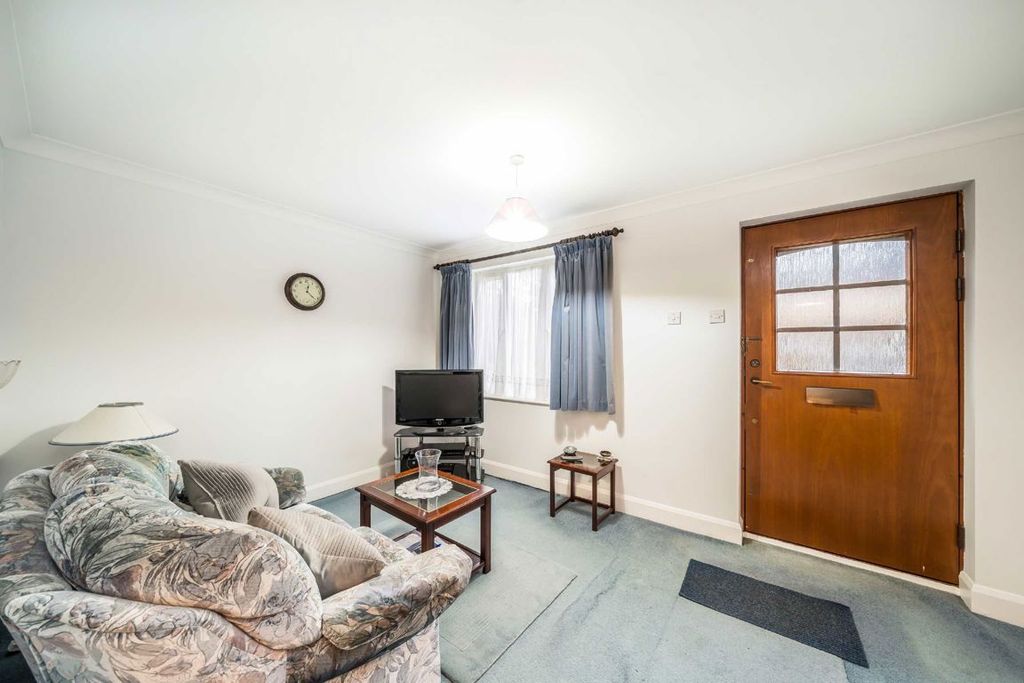 Property photo 2 of 5