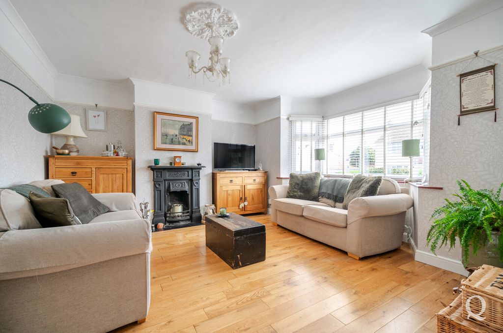 Property photo 3 of 24 Dbf2De1c-12d4-448...