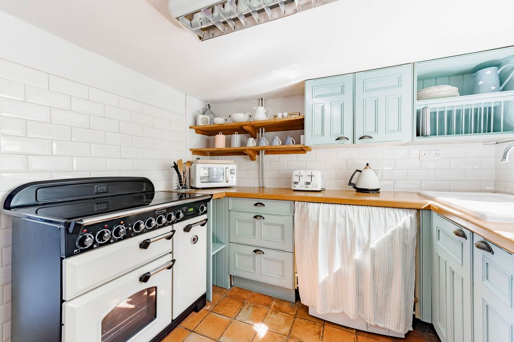 Property photo 3 of 18