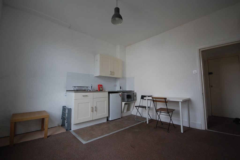 Property photo 1 of 4