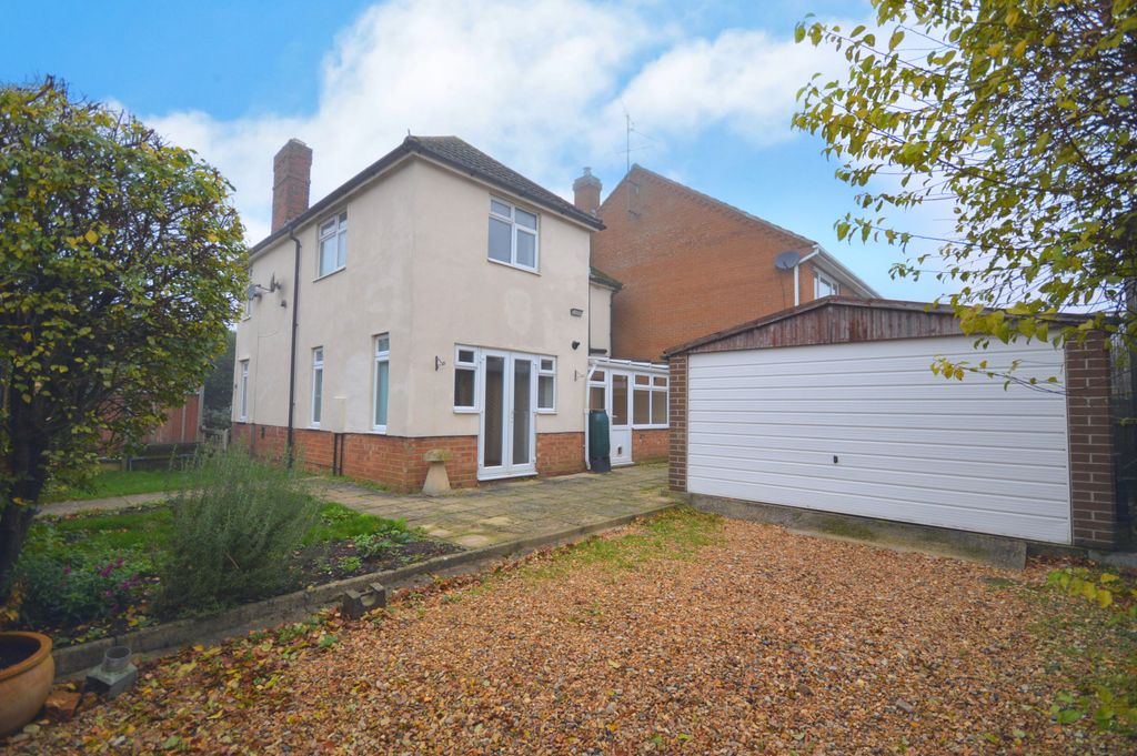 Property photo 1 of 7 Front