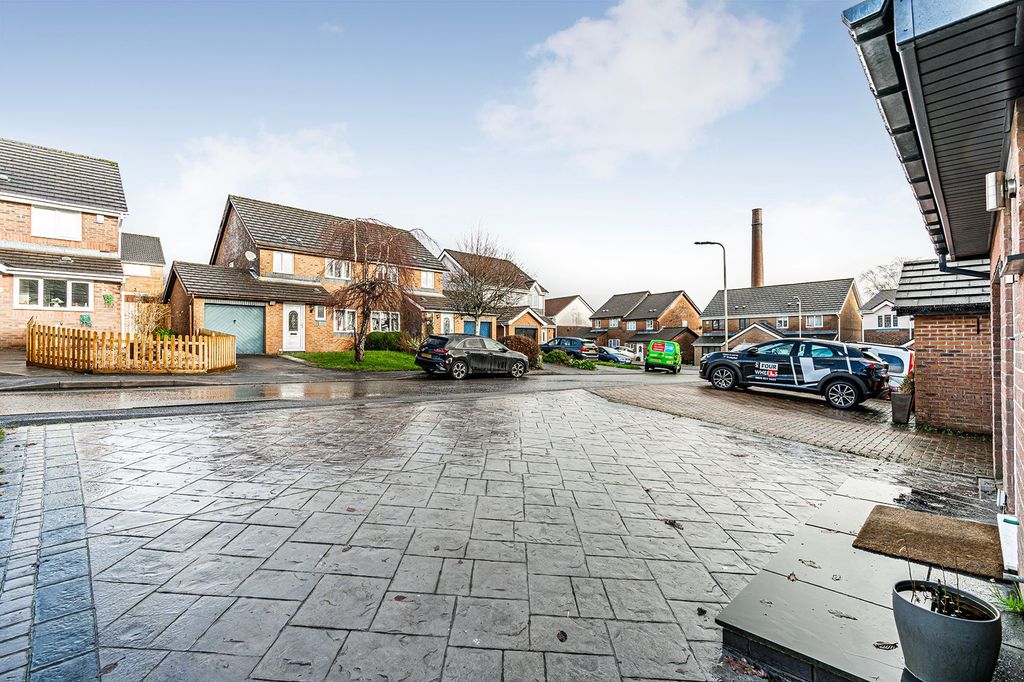 Property photo 3 of 30