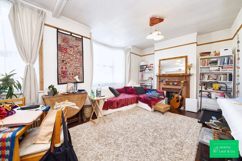 Property photo 3 of 11