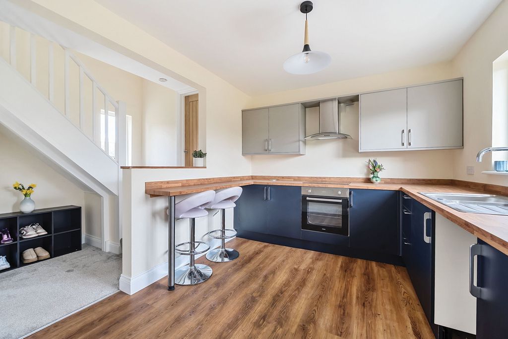 Property photo 2 of 24