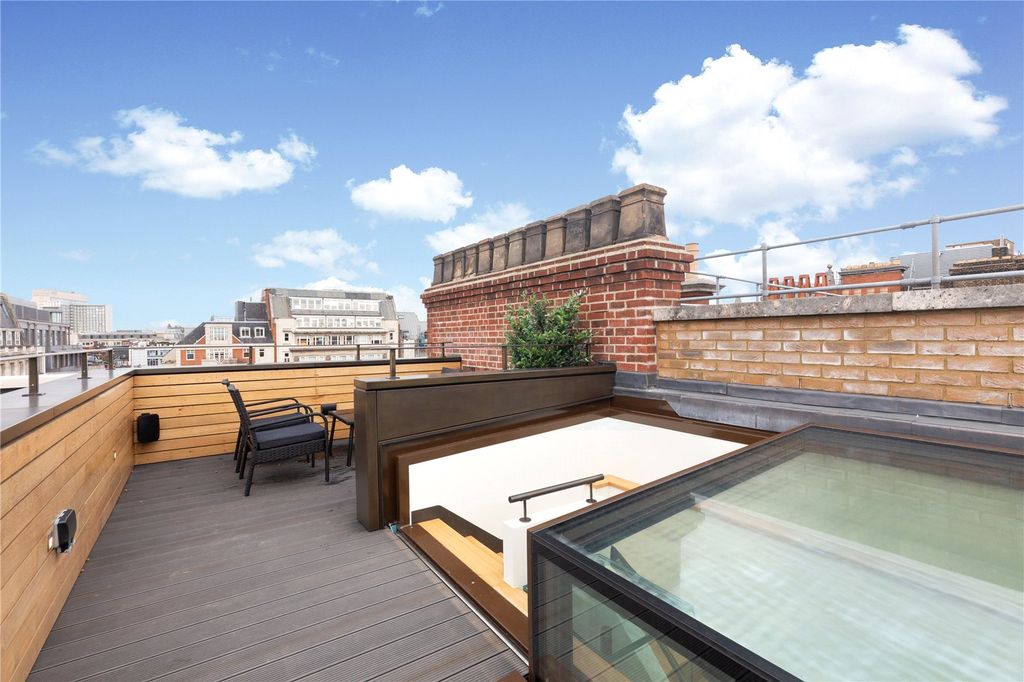 Property photo 2 of 7 Terrace