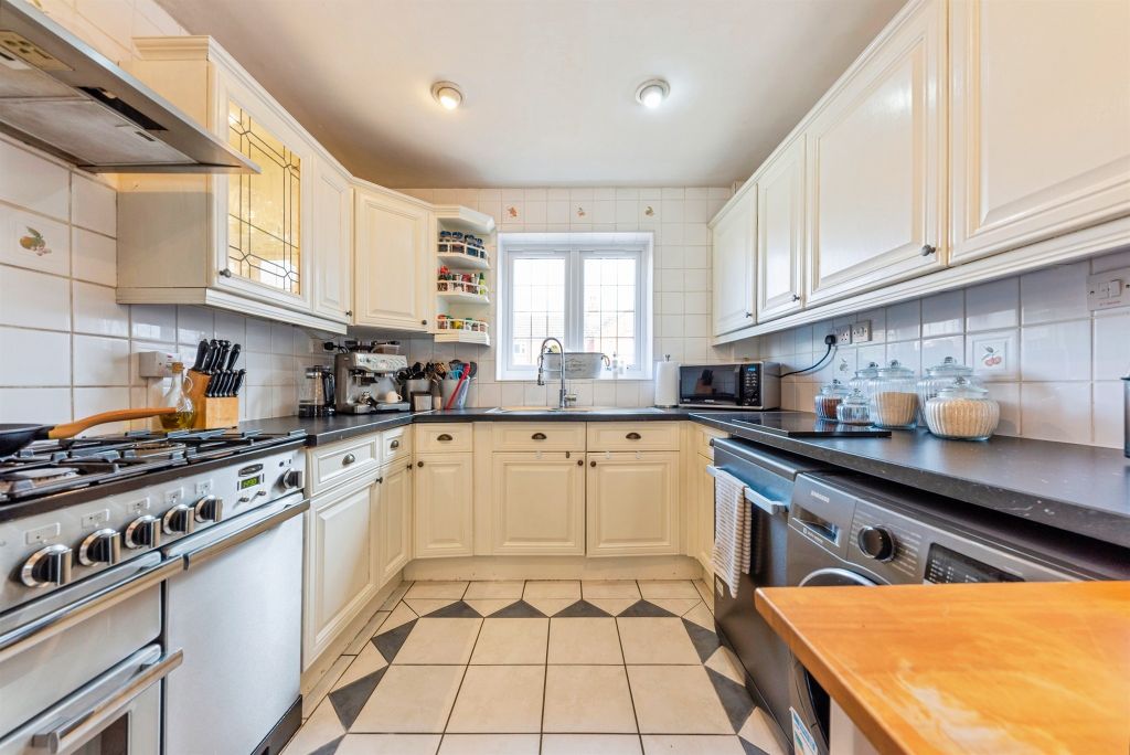 Property photo 3 of 37