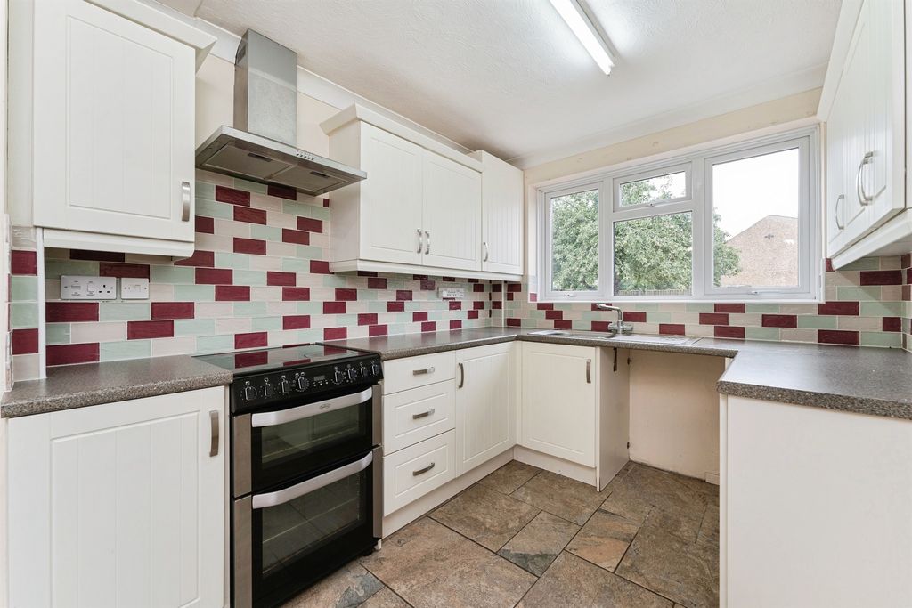 Property photo 3 of 19