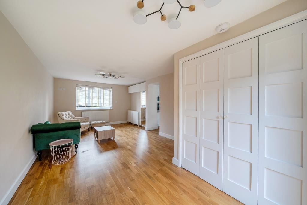 Property photo 3 of 21 Reception