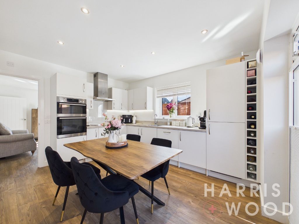 Property photo 2 of 28 4980403