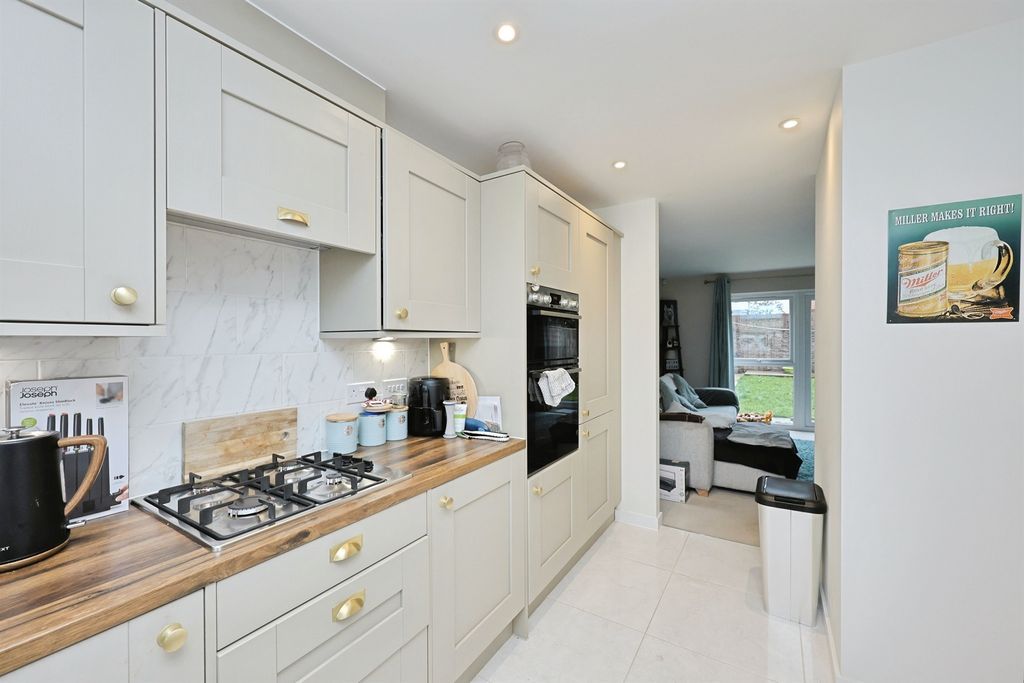 Property photo 3 of 24