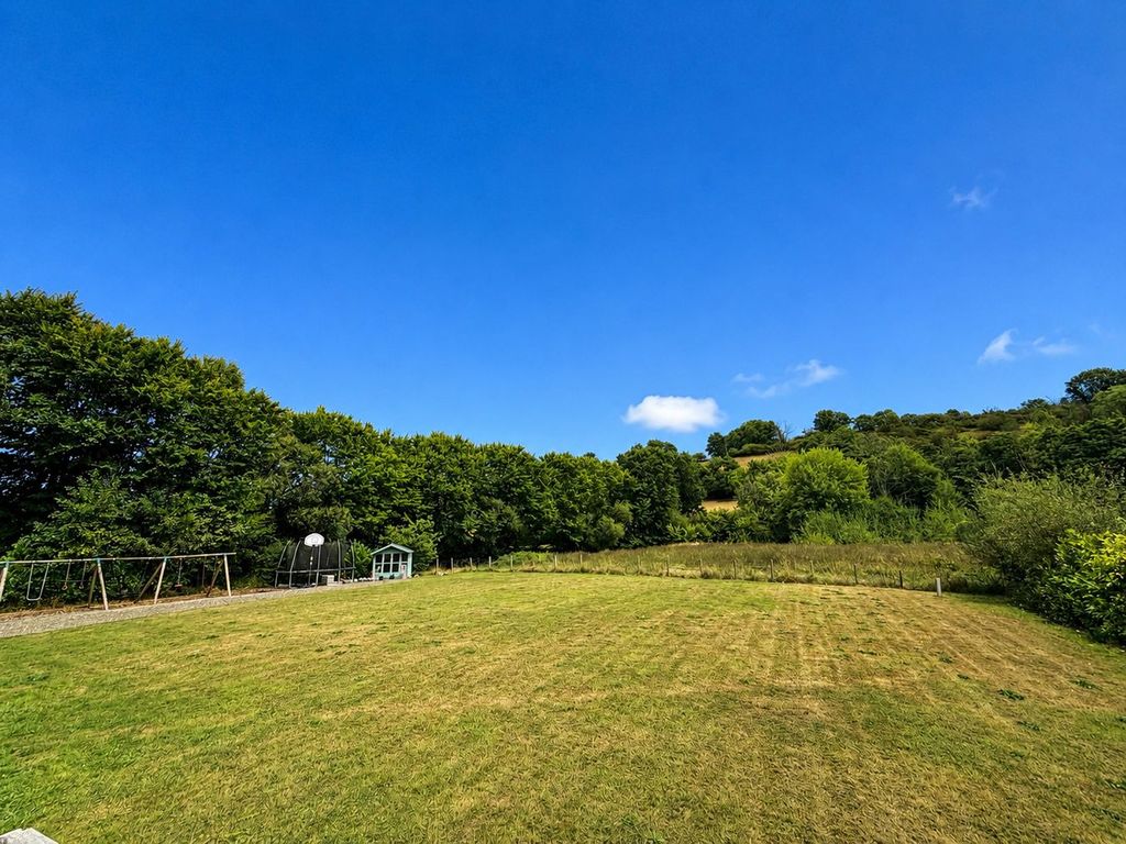 Property photo 3 of 32