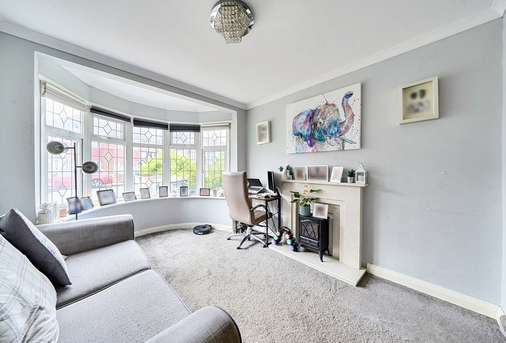 Property photo 2 of 23 1435240-21-69cd09...