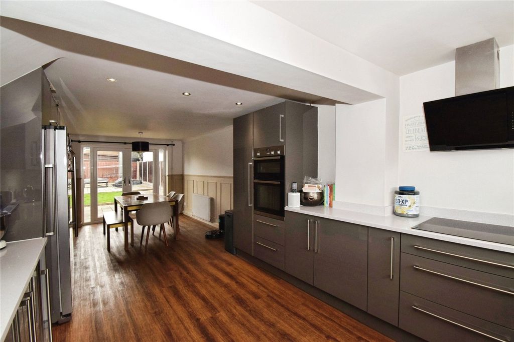 Property photo 3 of 28 Kitchen Diner