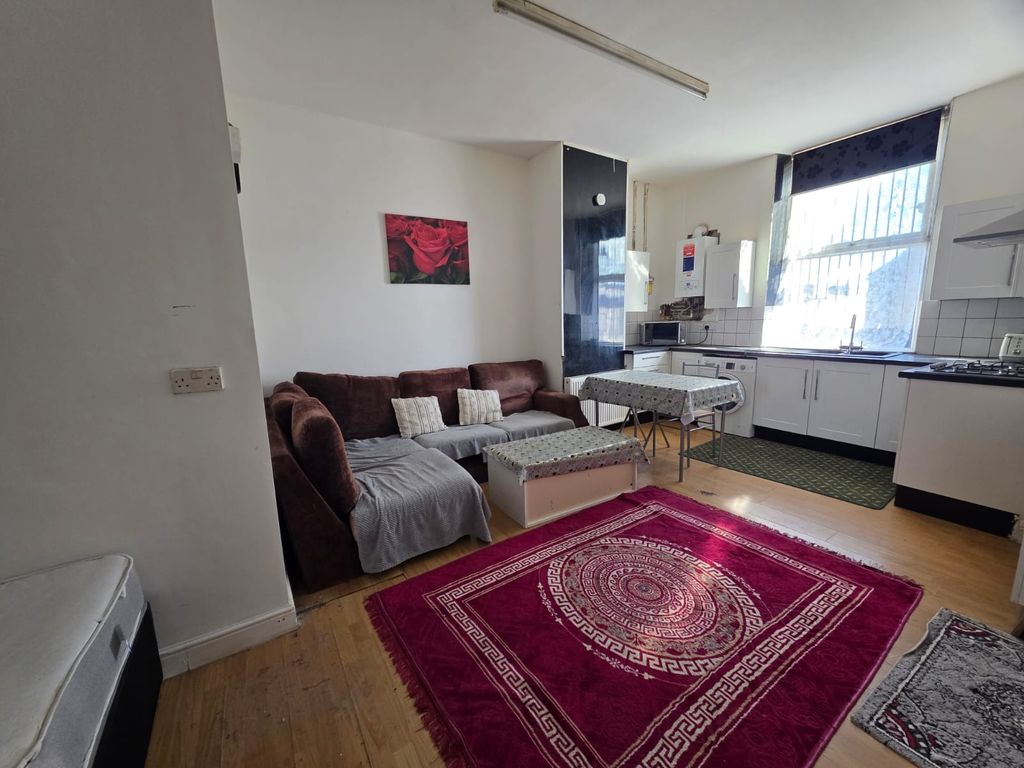 Property photo 1 of 9 157B Legrams Lane, Bd7 2Aa