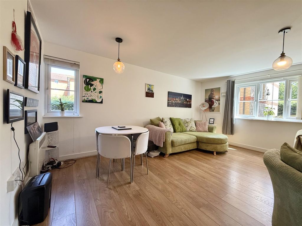 Property photo 2 of 12 Img_9723.Jpg