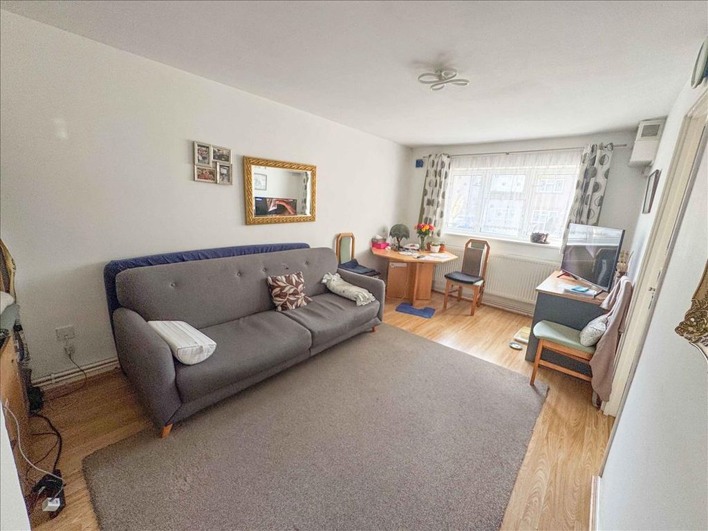 Property photo 3 of 7