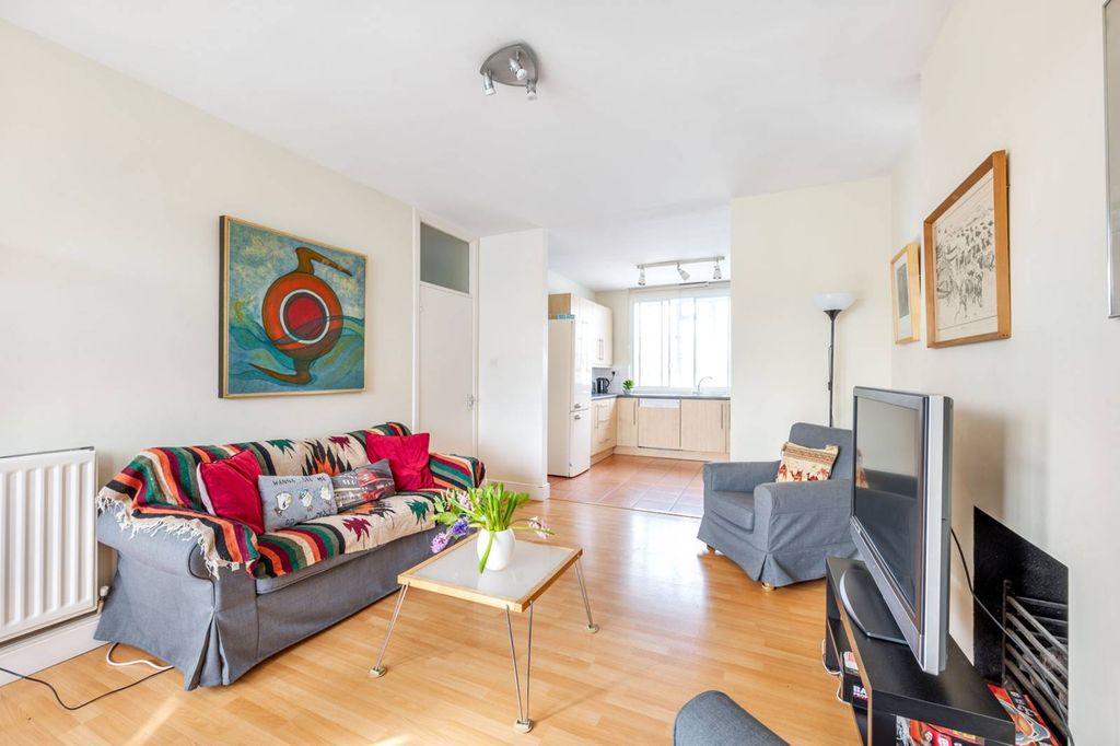 Property photo 3 of 11