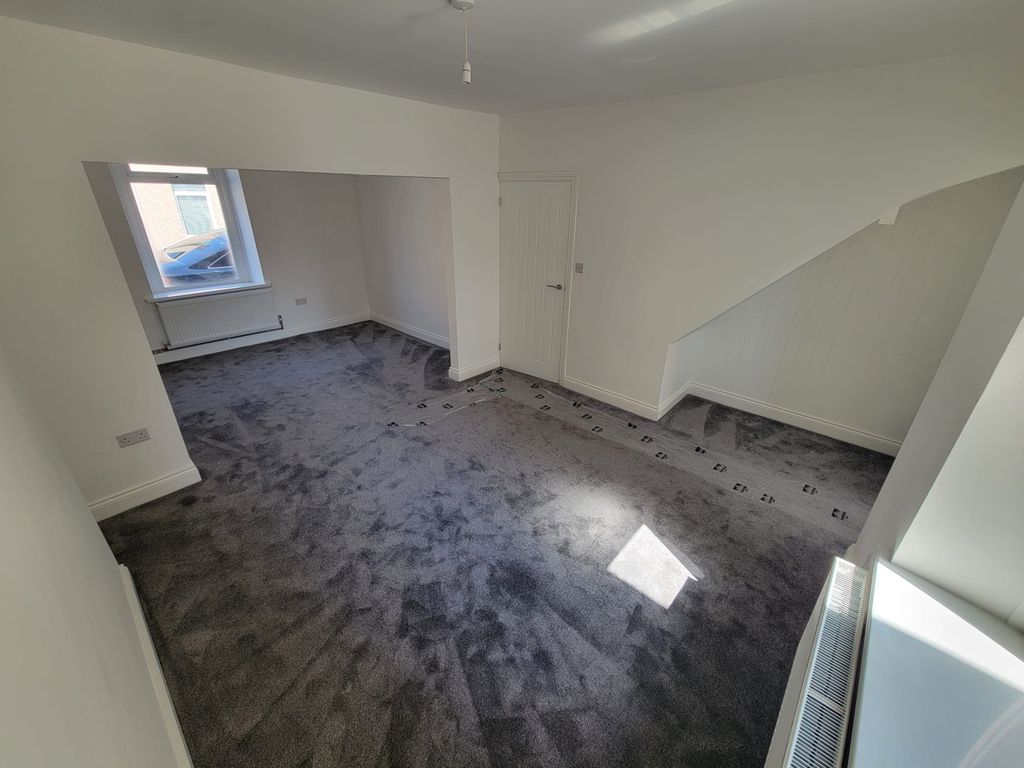 Property photo 2 of 11 Gallery
