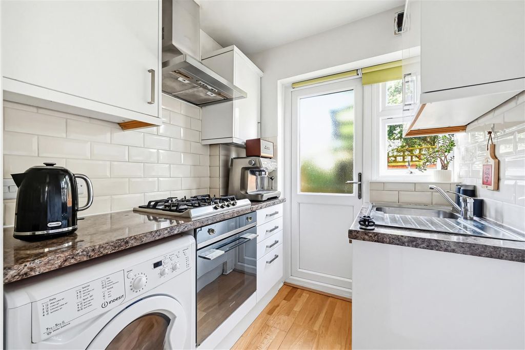 Property photo 2 of 9