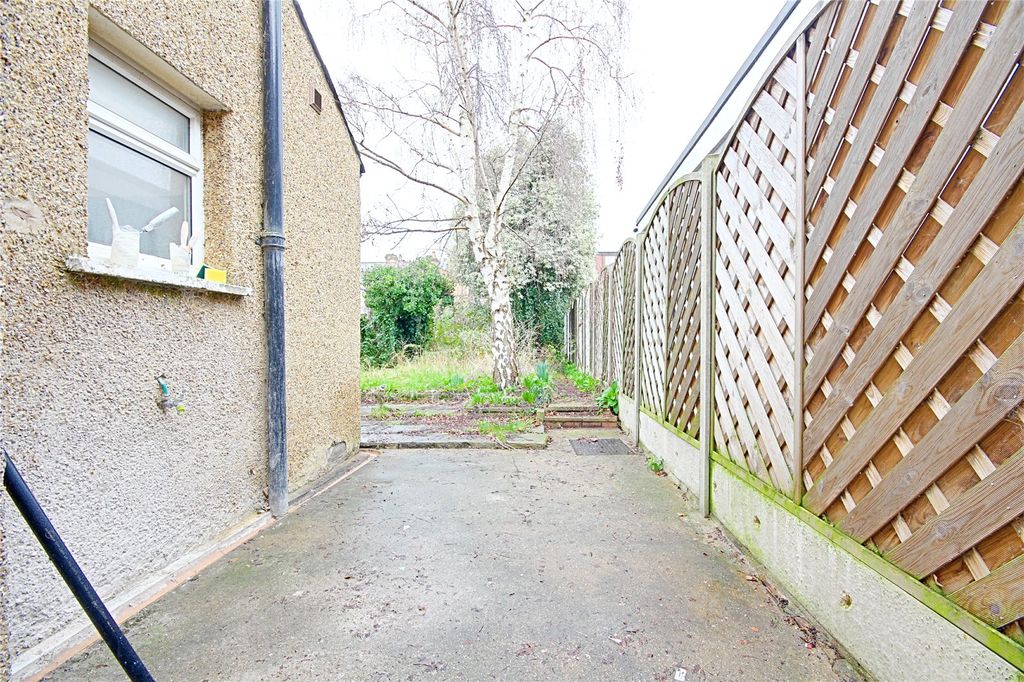 Property photo 3 of 10 Picture No. 13