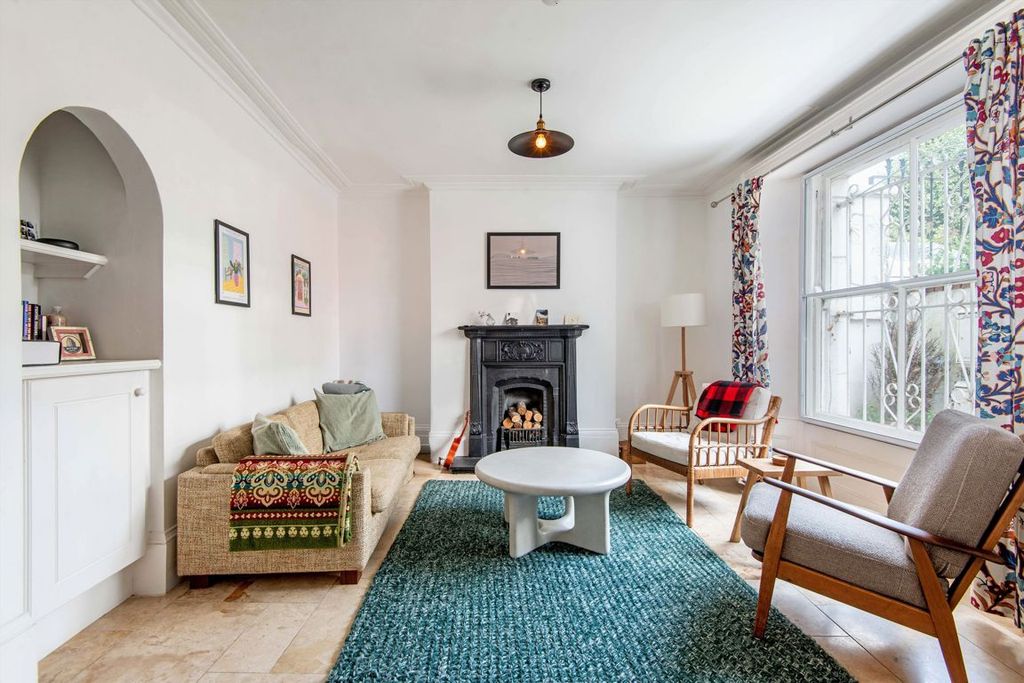 Property photo 2 of 7