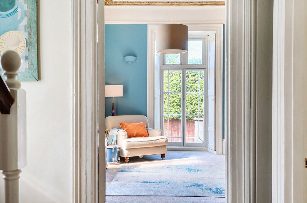 Property photo 2 of 14 Cameo