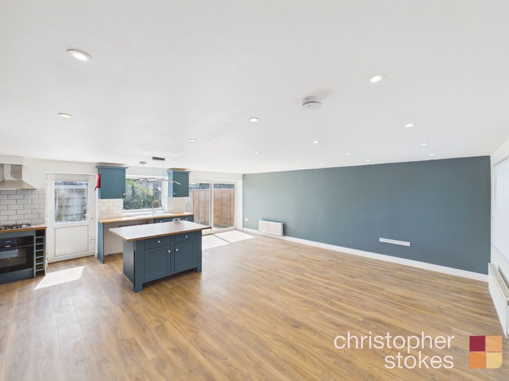 Property photo 2 of 12 4834172