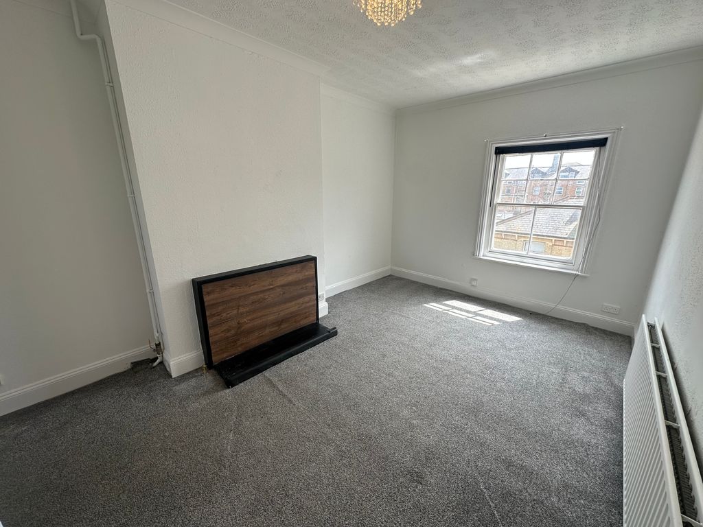 Property photo 3 of 7 Living Room