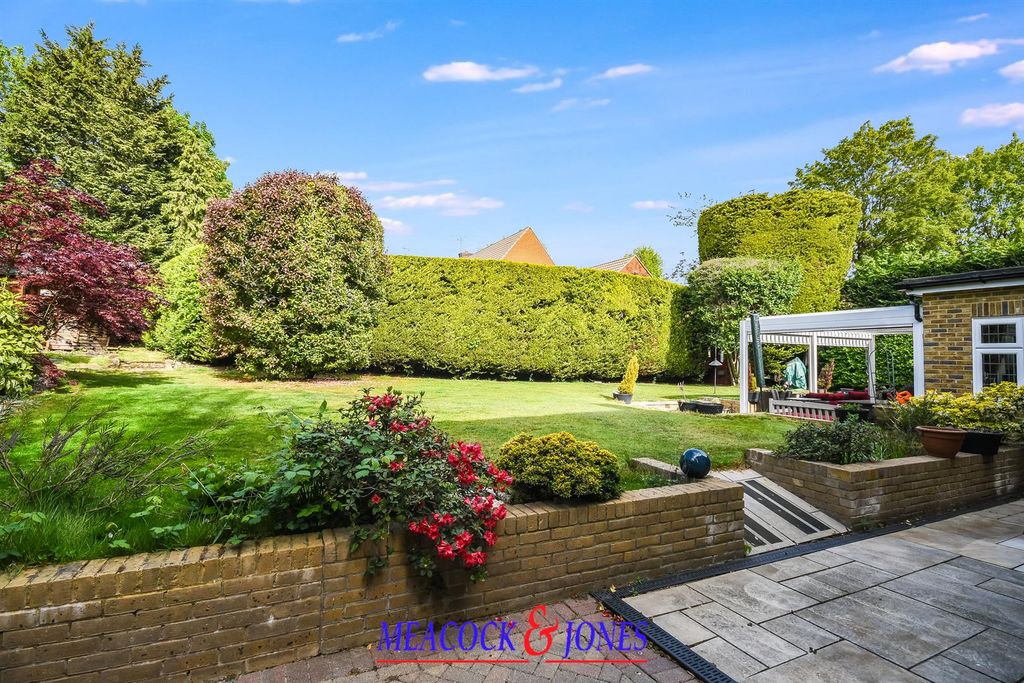 Additional image 25 of 5 bed detached house for saleHillwood Grove, Hutton Mount, Brentwood CM13