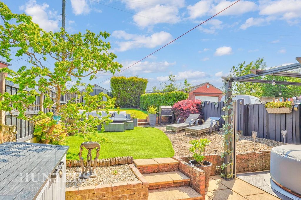 Property photo 2 of 26 Rear Garden